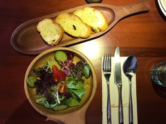 嫩叶蔬菜沙拉-鹿萤季·营地小馆(皇后公园店)