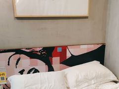 -卡罗酒店(东门晒布地铁站店)