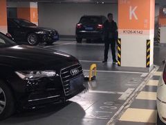 -BFC外滩金融中心停车场