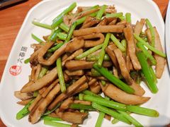 -六泰居·尔滨地标·东北菜(松北店)