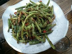 茶树菇炒豆角-华洋狼诱惑酱骨头(白塔堡店)