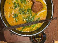 -银米·云南传统过桥米线(双廊黑金冠店)