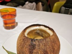 原只椰炖乌鸡汤-汤城小厨•粤菜•靓汤(苏州街店)