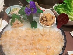 加拿大象拔蚌-協成海鮮火鍋(老店)