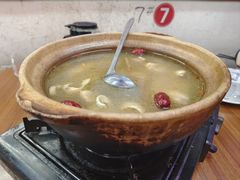 滋补花雕鸡锅-谢记上海大排档(长寿路店)