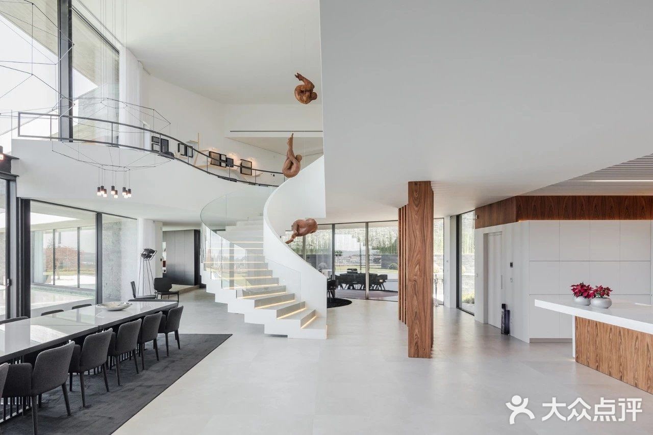 这才是有设计感的别墅，豪而不土！