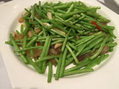 芦蒿炒腊肉-西湖春天•老字号杭州菜(百汇店)