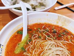 -弄堂咪道-饭香·面香·馄饨香(兴梅店)