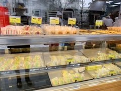面包甜点陈列柜-鲍师傅糕点(江苏路店)