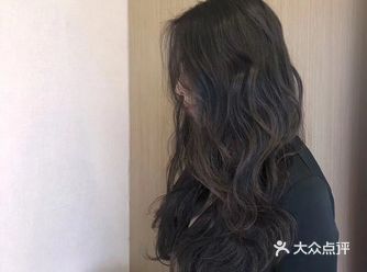 2018夏天一款轻盈的长发，能够使人仙气十足