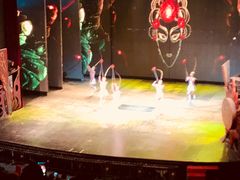 -工人俱乐部剧场杂技表演