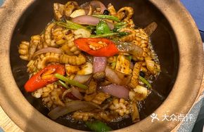 Old Guangdong Style Steamed Squid Pot