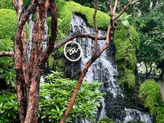 -Chom Cafe and Restaurant