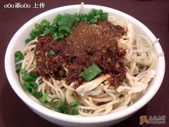 (渝乡人家04-5-25)鸡丝凉面-渝乡人家(和平里店)
