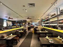 -大头虾越式风味餐厅(光明广场店)