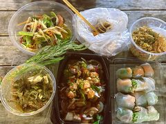 -席娜卡琳火车铁道夜市