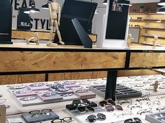 -罗伯特眼镜·蔡司官方授权(罗湖国贸店)