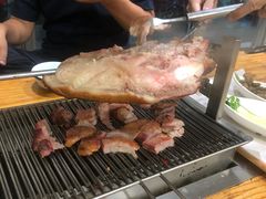 -欢乐牧人蒙古炭烤羊腿(四平路店)