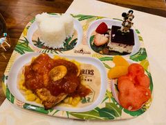 儿童餐的焗三文鱼配白饭-芊彩餐厅(迪士尼探索家度假酒店)