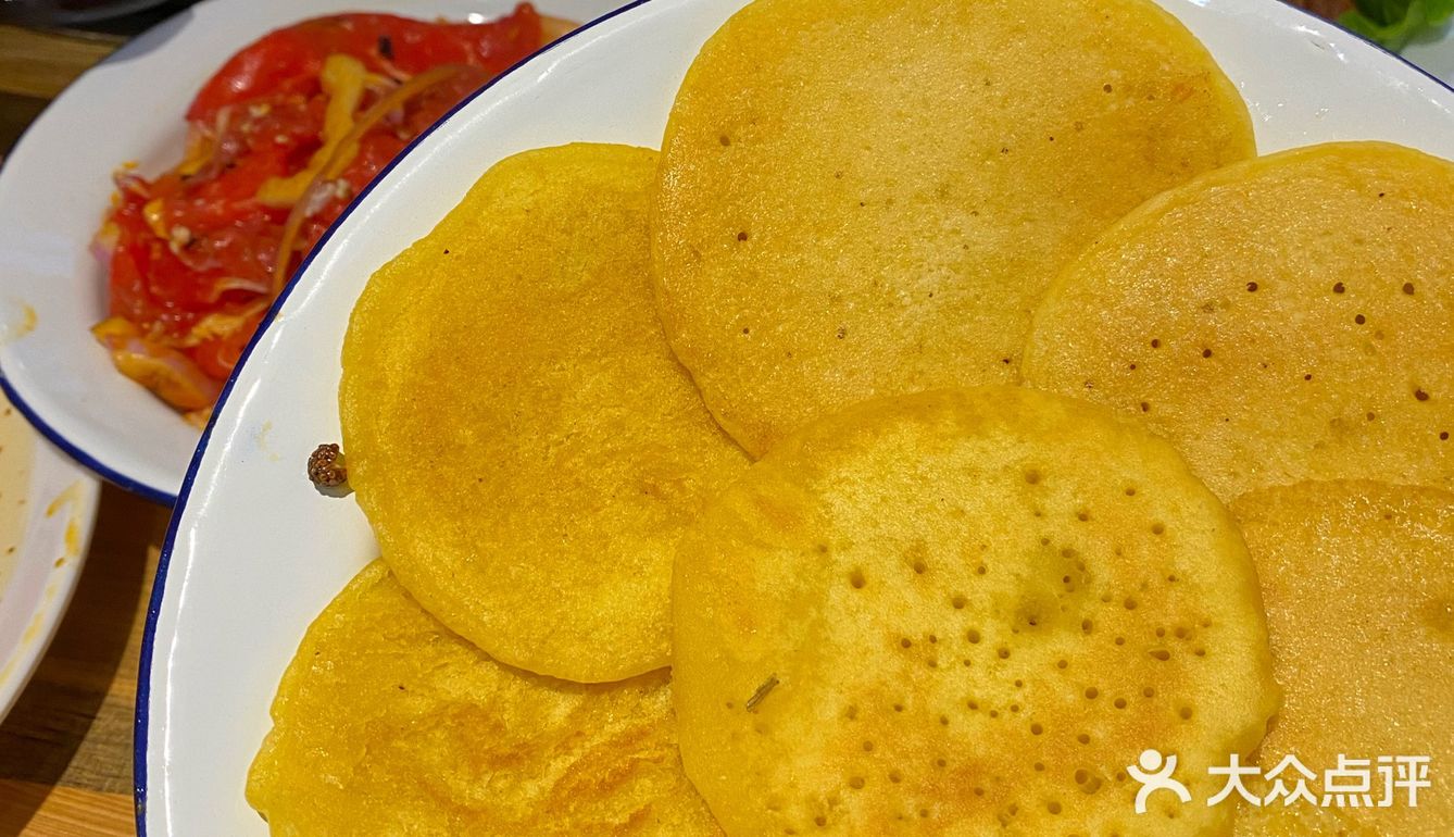 昆明🐟不能没吃过美味的老坛酸菜鱼苗火锅