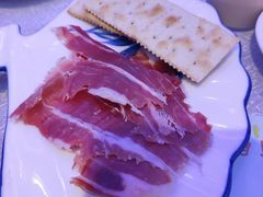 -亚洲国际大酒店·云顶阁旋转自助餐厅