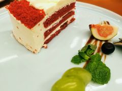 草莓红丝绒蛋糕-Golden Lily河内巴黎法越料理餐厅(建国西路店)