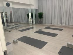 -小黑裙瑜伽·普拉提