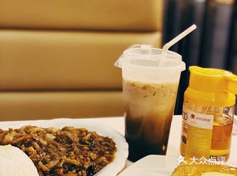 跑完步，赶紧补充碳水，点了喜欢的咸鱼茄子饭