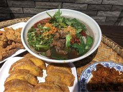 -爆炸头阿姨小四川正宗川味小吃(无任何分店)