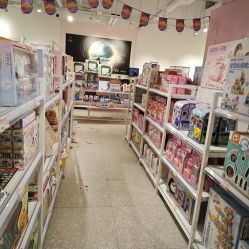 -嗨本可潮玩仓(大兴大悦春风里店)