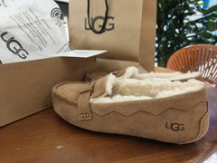 -UGG(燕莎奥特莱斯购物中心店)