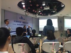 -龙格亲子游泳俱乐部(泊富中心)