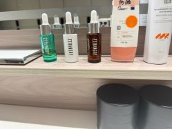 -佳颜轻医美·美学抗衰中心