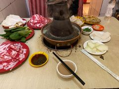 -洞庭洲·防空洞火锅·铜锅涮肉·烧烤(新百广场店)