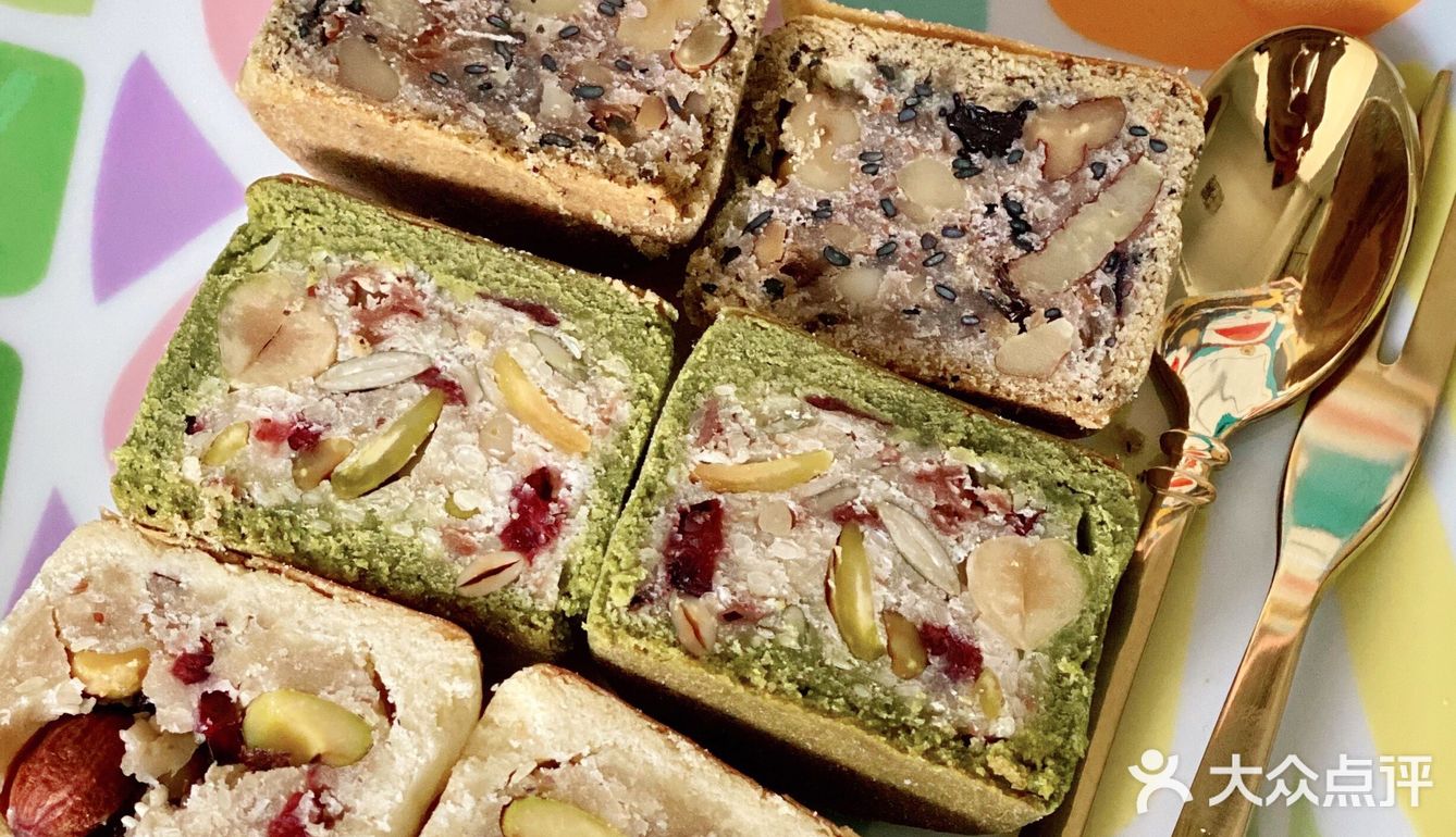 跟着这月饼🥮礼盒穿梭童年时光机[礼花]被奶酥口感惊艳到‼️