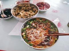 -胡记牛杂粉