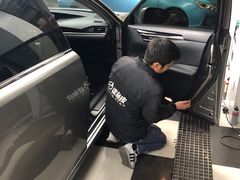 -鲨鱼皮汽车凹陷玻璃修复(静安店)