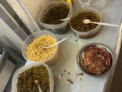 -梁阿婆廿年老牌扣肉糯米饭