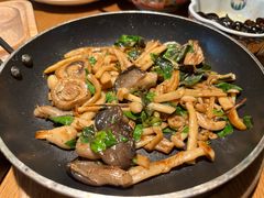 橄榄油煎三种菇-庆春朴门(前滩太古里店)
