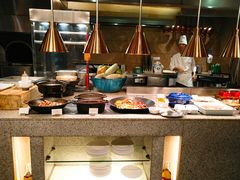 自助取餐区-松山湖凯悦酒店·Café自助餐厅·周末火舞秀表演