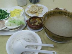 -桥香园云南过桥米线(金马碧鸡店)