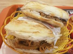 牛馍王肉夹馍-十三朝牛馍王擀面皮(骡马市店)