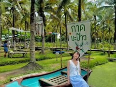 -Chom Cafe and Restaurant