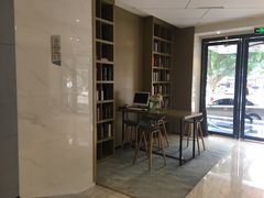 -柏曼酒店(广州天河体育中心林和西地铁站店)