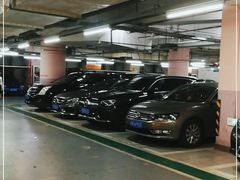 -环球港-停车场