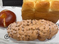 -HOT CRUSH趁热集合·现烤面包(上海环球港店)