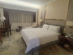 -深圳君逸国际酒店(龙岗横岗塘坑地铁站店)