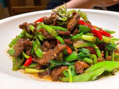 小炒黄牛肉-老滇山寨•云南特色菜•地方菜•民族风情歌舞表演(金碧店)