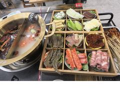 -娜姐鲜牛肉串串火锅(藏龙岛店)