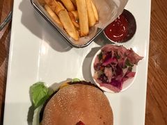 -澳美客(铜锣湾翡翠明珠广场店)
